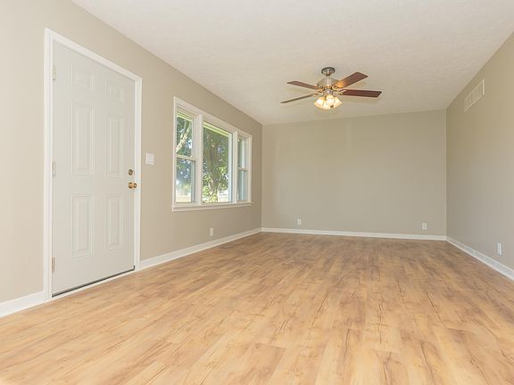 2nd image of 3116 Pollack Ave