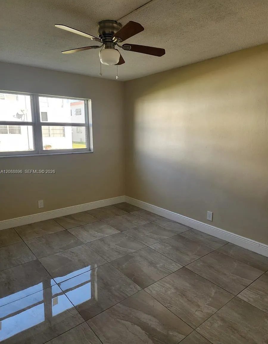 Park South Two Inc Condo — Photo 2