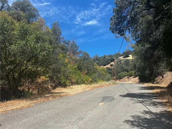 12225 Mountain View Dr, Clearlake Oaks, CA 95423