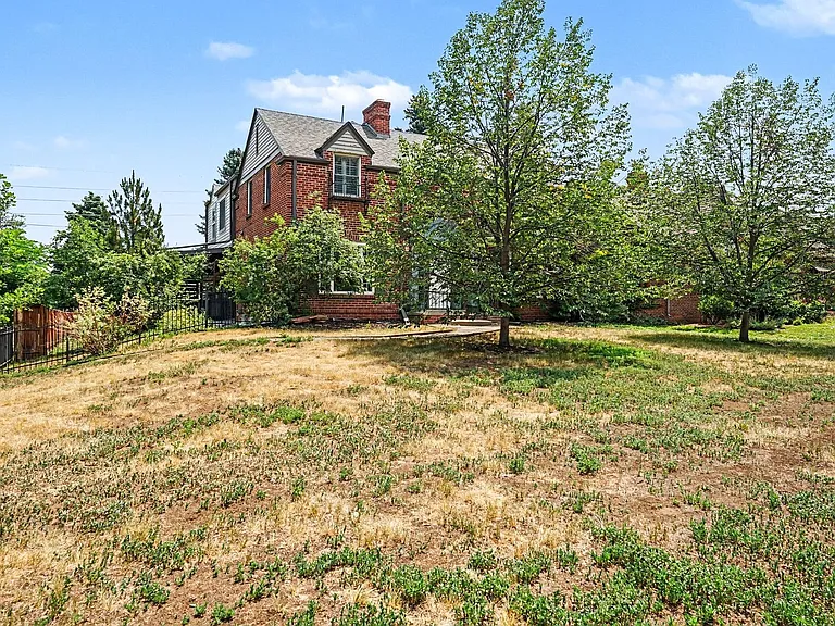 746 N Monaco Pkwy — Photo 34