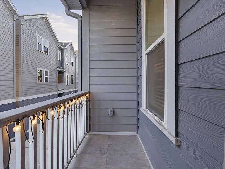 2204 Lou Ellen Ln — Photo 25