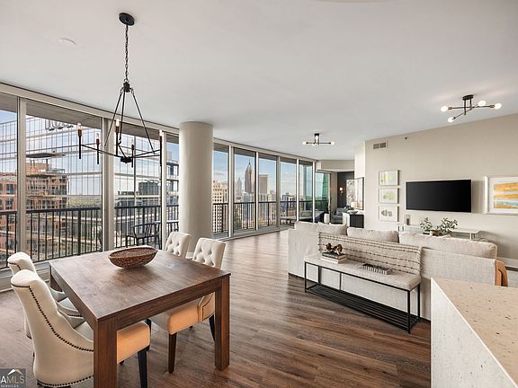 3rd image of 1080 Peachtree St NE Unit 3105
