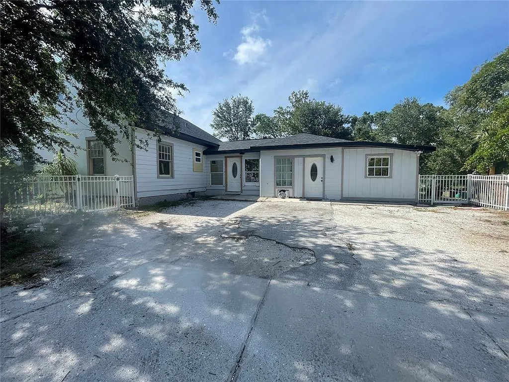 1 bed, 1.0 bath, 624 sqft, $1,195 — Photo 1