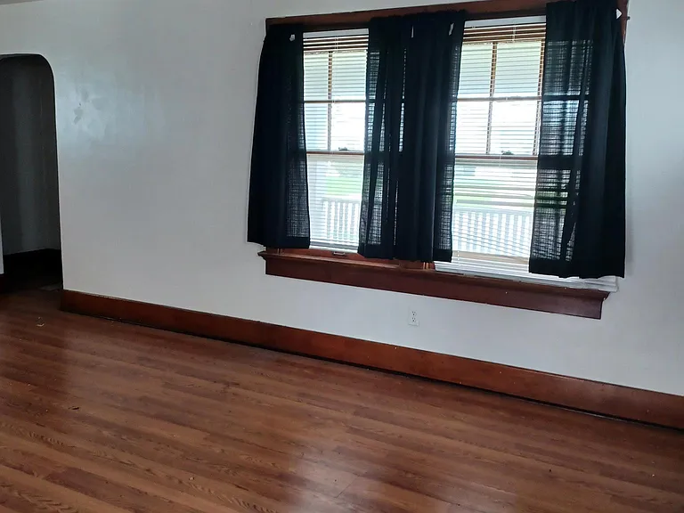 124 E Siebenthaler Ave — Photo 11