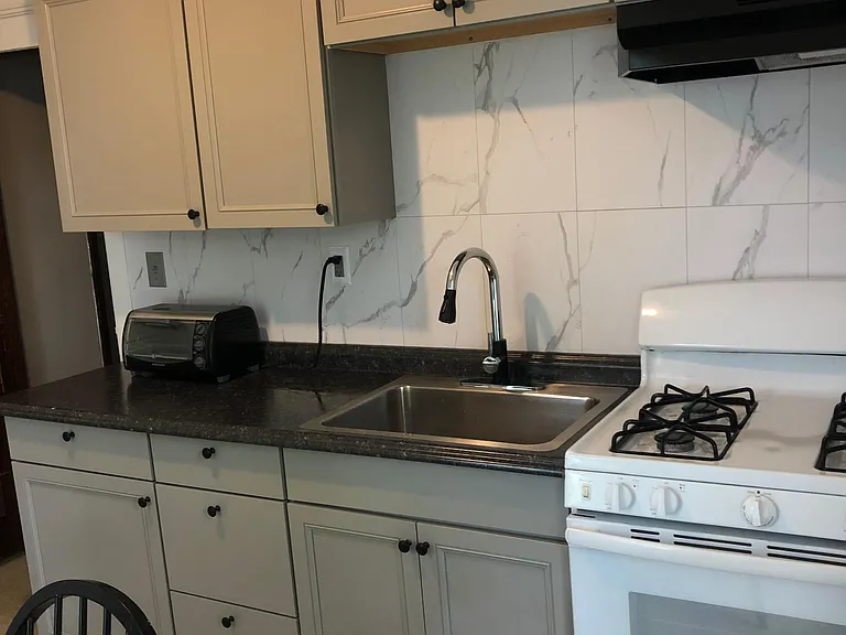302 Mitchell St — Photo 18