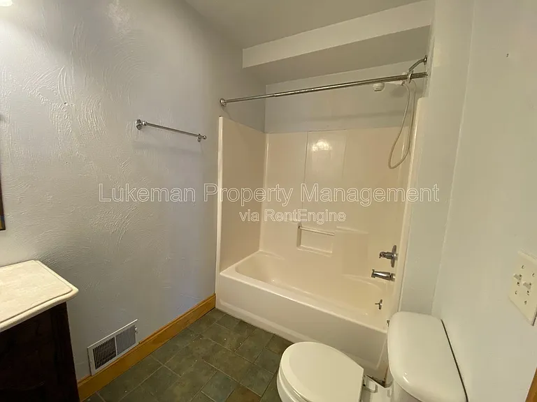 725 W Vine St #2 — Photo 5
