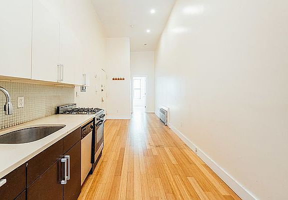4th image of 142 Wilson Ave #2A