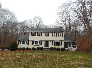 10 Kings Grant Rd, Clinton, CT 06413