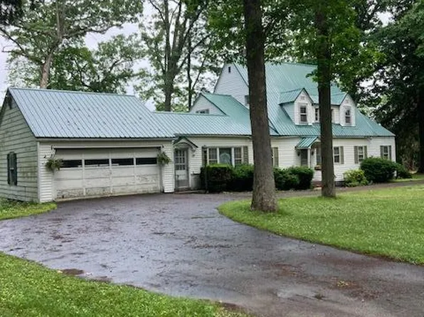 711 Flockerzi Rd, Oil City, PA 16301