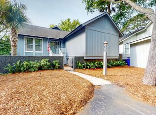 20 Lake Village Ln, Isle Of Palms, SC 29451