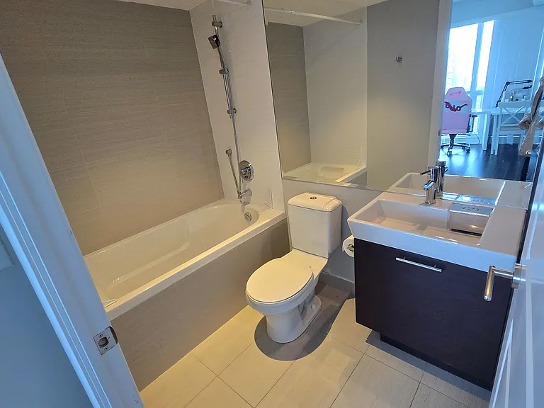 386 Yonge St #3404 — Photo 6