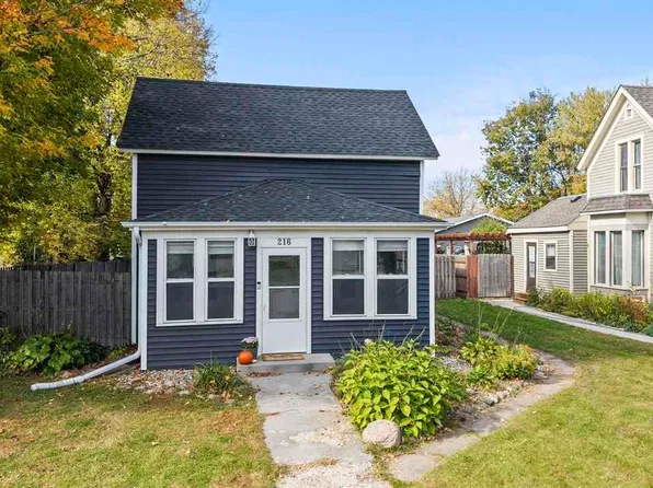 216 N 3rd St, Saint Peter, MN 56082