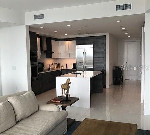 4th image of 100 1st Ave N Unit 1906