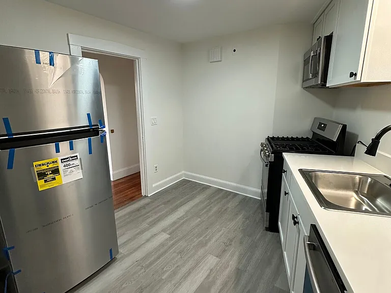 493 Lynn St #4 — Photo 5