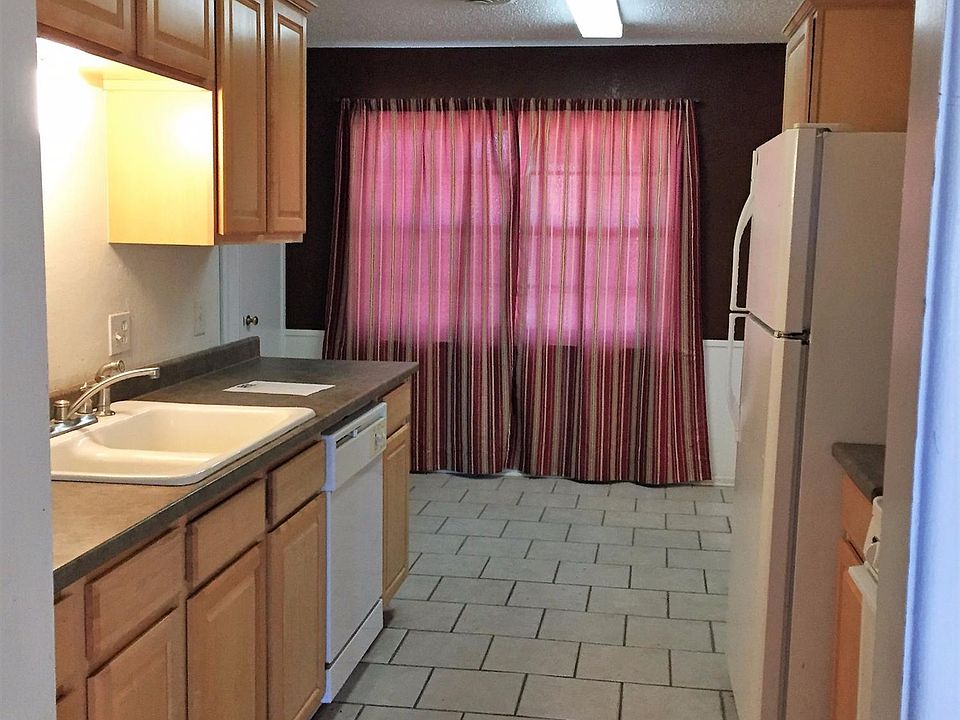 2nd image of 4706 47th St