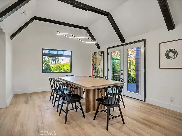 1145 S Longwood Ave — Photo 37
