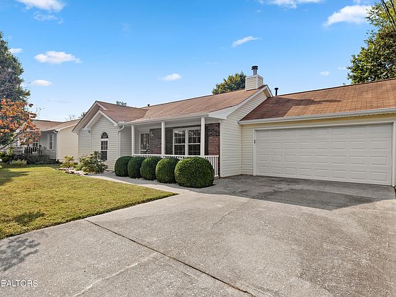 2nd image of 6020 Newington Ln