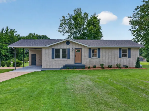 21 Robertson St, Mc Ewen, TN 37101