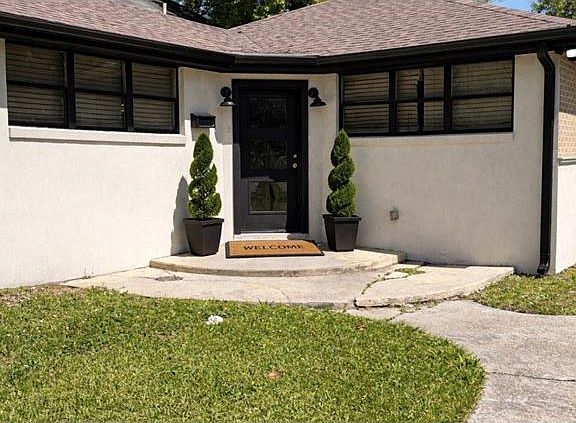 2nd image of 3427 Paris Ave