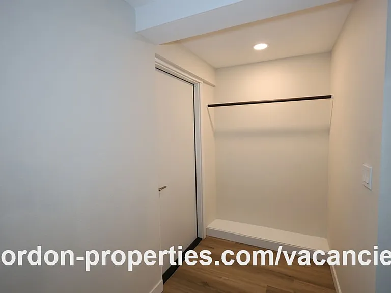 275 S 5th St #B — Photo 5