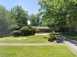 12236 Moss Point Rd, Strongsville, OH 44136