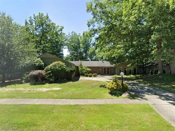 12236 Moss Point Rd, Strongsville, OH 44136