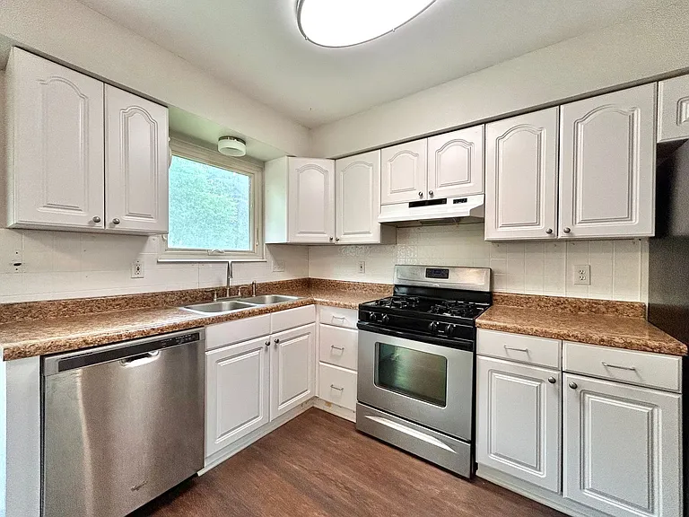 3305 Oak Aly — Photo 8