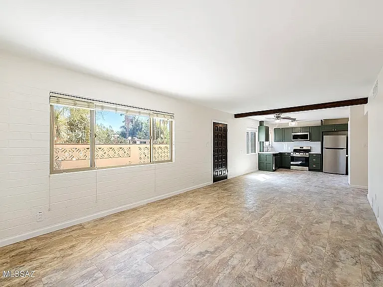 2 bed, 1014 sqft, $1,500 — Photo 3