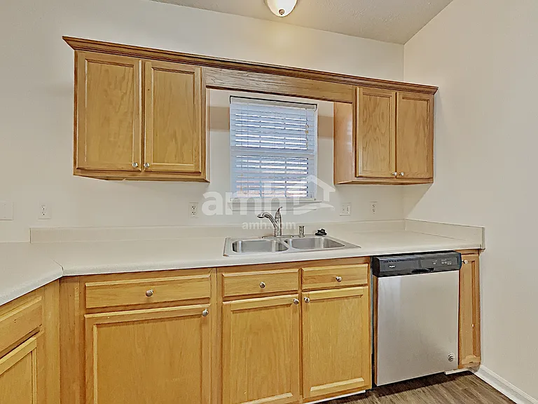 6852 Scarlet Ridge Dr — Photo 4