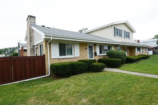 9013 N Grace Ave photo 1