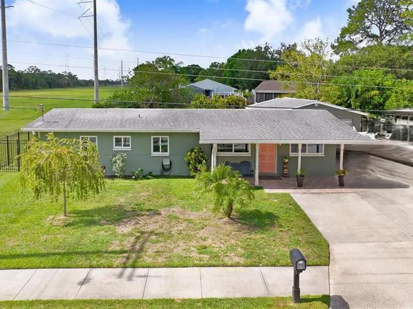 442 Country Club Dr, Oldsmar, FL 34677