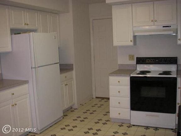 4th image of 414 Deborah Ct