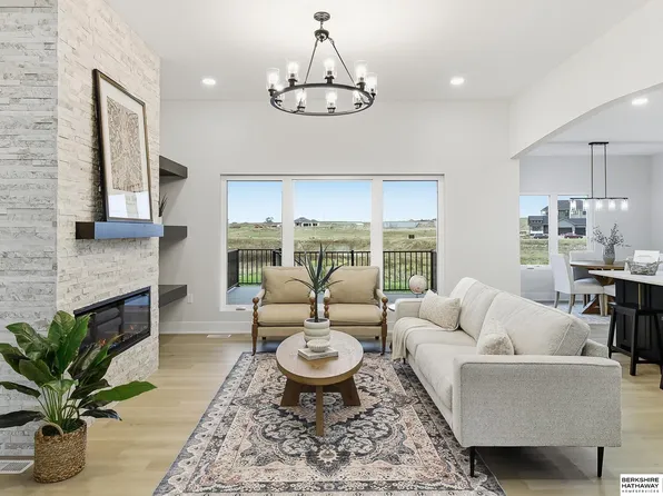 11108 S 218th St, Gretna, NE 68028