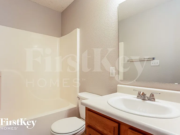 10320 Liverpool Way — Photo 14
