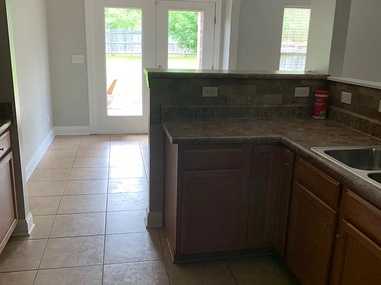 156 Glen Cross Cir — Photo 3