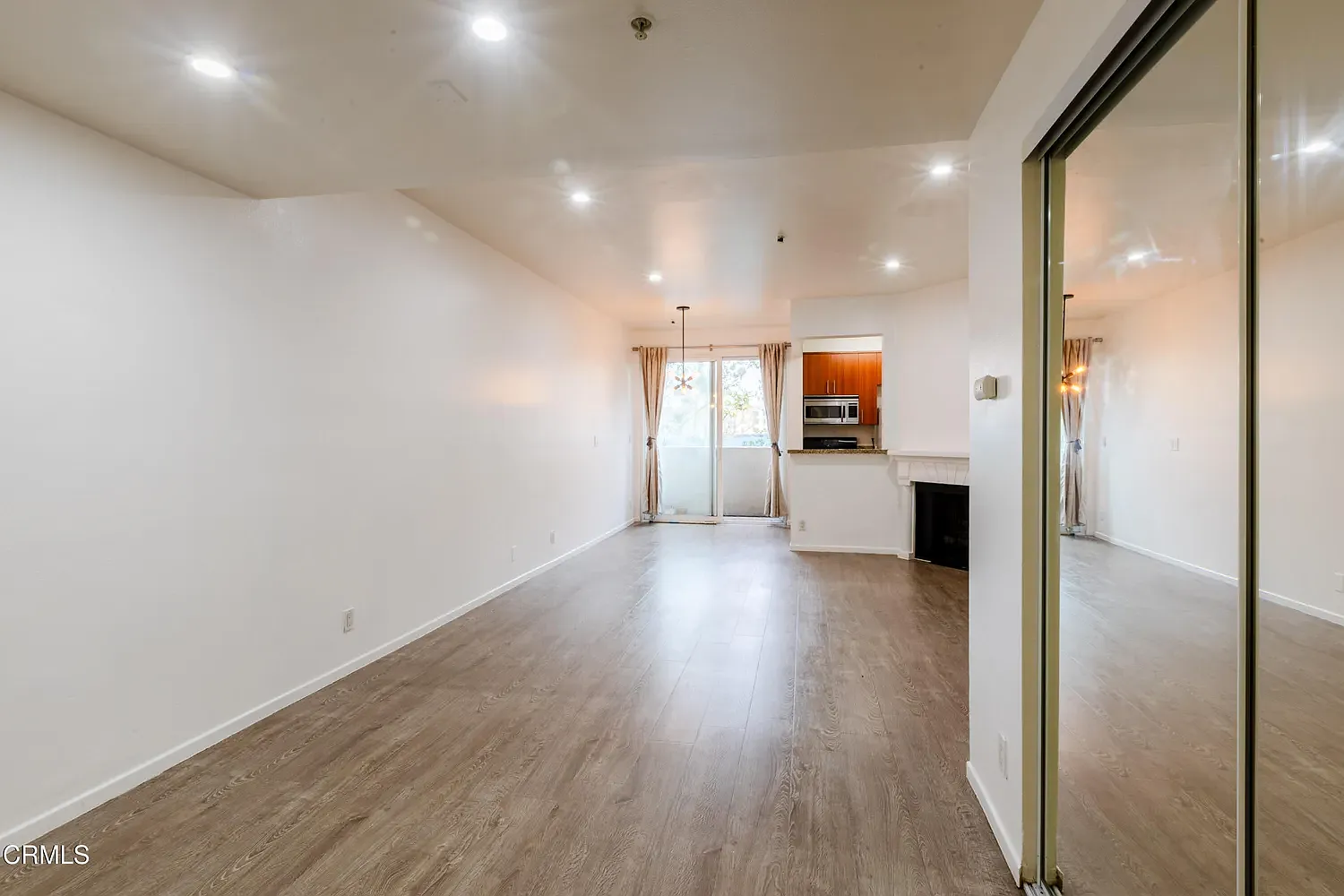 Studio, 482 sqft, $1,950 — Photo 3