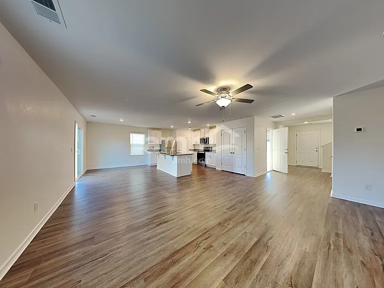 2054 Southlea Dr — Photo 7