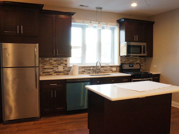 3rd image of 1472 W Balmoral Ave #2N