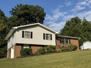 30 Talley Ln, Rossville, GA 30741