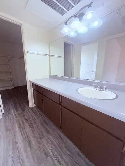 BROADWAY APARTMENTS — Photo 65