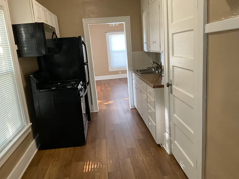 2540 S Alice St — Photo 3