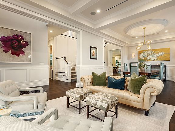 4th image of 361 N Bowling Green Way