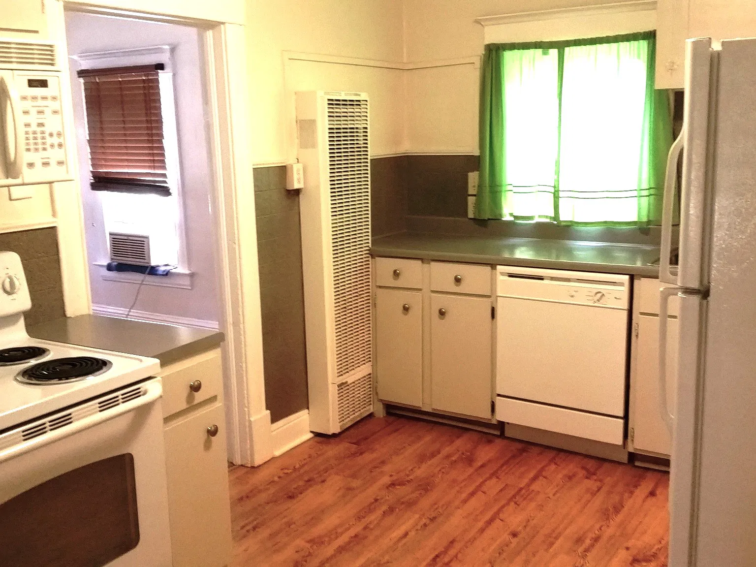 2 bed, 1000 sqft, $1,495 — Photo 4