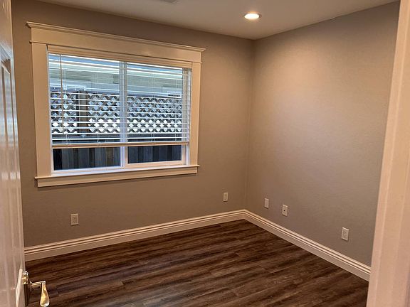3rd image of 874 Cleveland St #1
