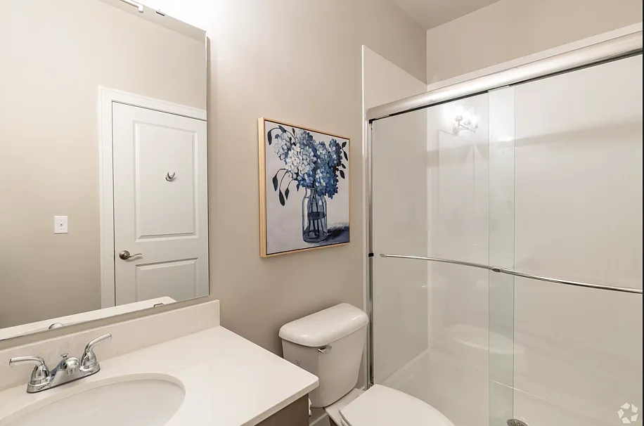Barrington Square Luxury Apartments — Photo 4