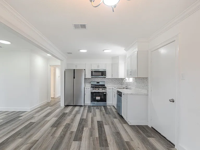 10126 Pine Moss Dr — Photo 20