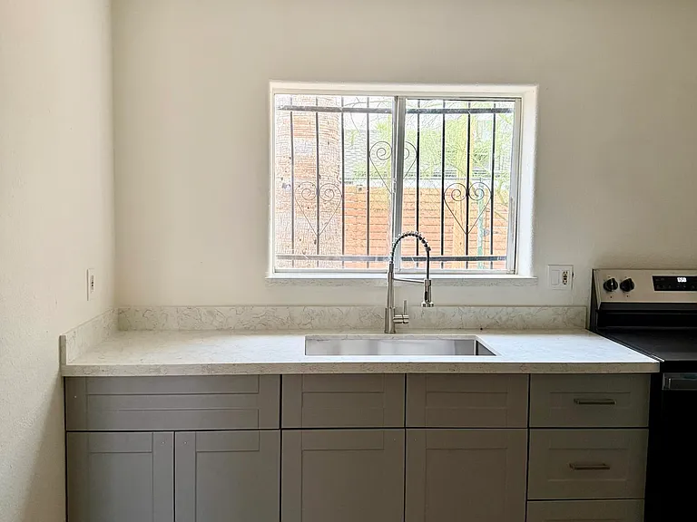 1021 E Fillmore St — Photo 23