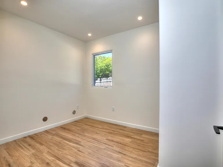 1005 N Milpas St #A — Photo 8