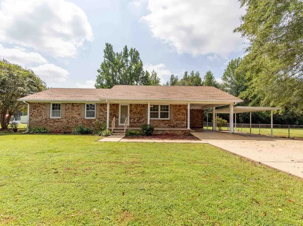 235 Paine Rd, Savannah, TN 38372