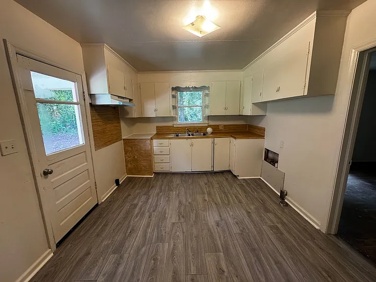 109 Felter St — Photo 7